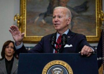 بايدن يبحث هاتفياً مع قادة أوروبيين مساعدة أوكرانيا