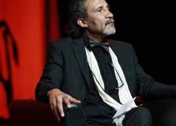 نعم أنا أكتب فقط من أجل تغيير العالم