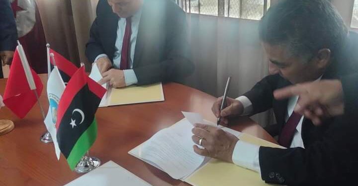 مخرجات الملتقى الأكاديمي للفنون التشكيلية في جربة توقيع عقد شراكة بين جامعة صبراته وجامعة قابس من اجل التبادل العلمي بين الجامعات