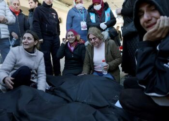 بعد الزلزال..سوريون يعودون من تركيا في أكياس سوداء