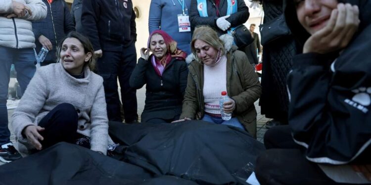 بعد الزلزال..سوريون يعودون من تركيا في أكياس سوداء