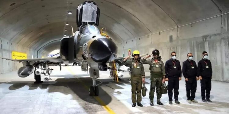 قاعدة جوية إيرانية تحت الأرض.. كيف علّقت يديعوت أحرونوت ؟