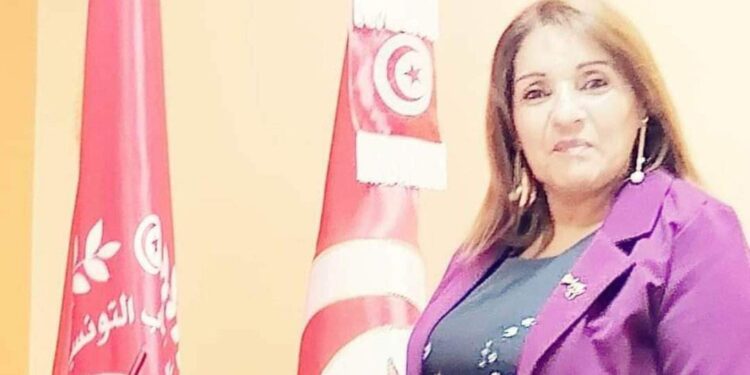 عجبٌ سُكُونُكَ …