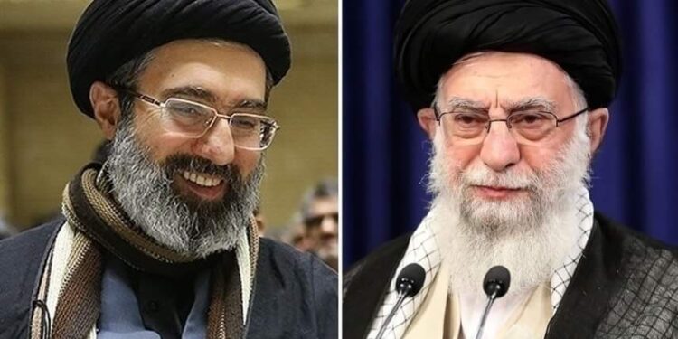 خامنئي يأمر بتحويل 4 مليارات دولار لحساب نجله بفنزويلا