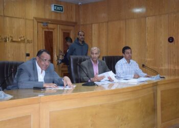 سكرتير عام الأقصر يعقد لقاء اليوم المفتوح لبحث شكاوى المواطنين والعمل على حلها