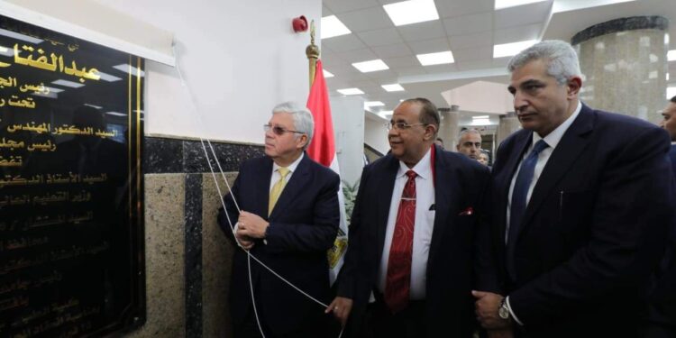 وزير التعليم العالي يفتتح مبنى كلية الطب بجامعة الأقصر