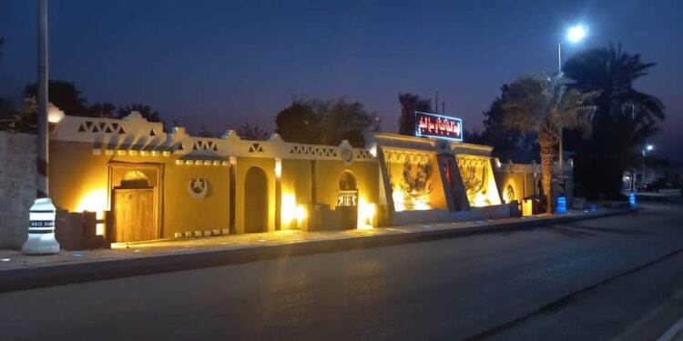 أبوسمبل السياحية الزاهية فى ليلة عرسها ..