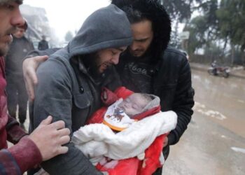 بعد 72 ساعة من المأساة.. قصص وحكايات حزينة تحت ركام الزلزال المدمر