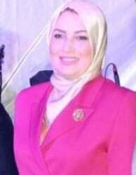 على حافة الشوق أغفو …