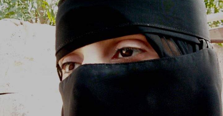 قصيدة “هـــزة “