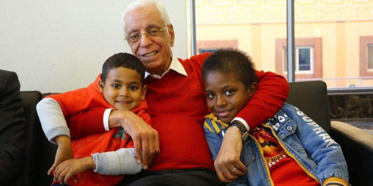 الدكتور حسام موافى مستشفى شفاء الاورمان تجربة ناجحة بكل المقاييس فى علاج الأطفال من الأورام السرطانية