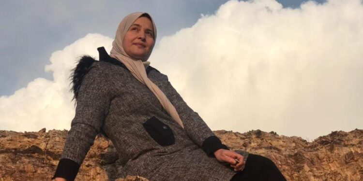 /فلتكُنِّي.. كلمات الشاعرة رنا صالح