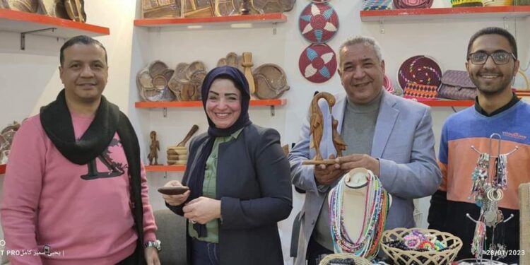 وحدة السكان بالأقصر تشارك فى معرض ديارنا بعدد  ١٨ عارض وعارضة