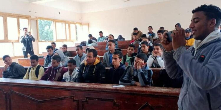 القيم الإيجابية والثقة بالنفس في محاضرات ثقافية بالأقصر