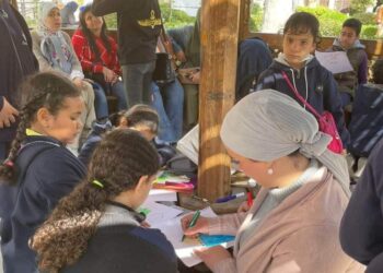 فن وثقافة.. مجمع الأديان يستقبل أطفال “أتوبيس الفن الجميل”
