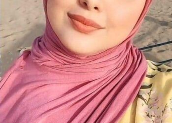 رأيتُها ، وحالُها يشكو الهُزال …