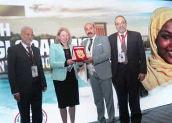 محافظ أسوان يشهد إطلاق المبادرة الرئاسية للتحالف الوطنى لتنمية الأسرة المصرية ” الألف يوم الذهبية “