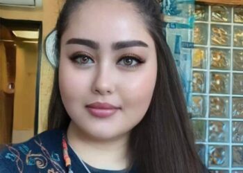 لجأتُ إليكِ من خوفي وحُزْني …