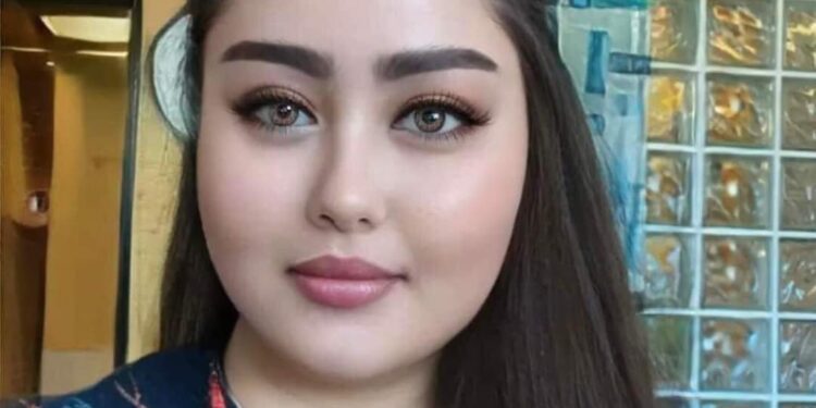 لجأتُ إليكِ من خوفي وحُزْني …