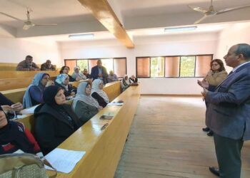 تعليم الأقصر يطلق برنامجاً تدريبياً لتنمية الوعي الطلابي بمخاطر الألعاب الإلكترونية.