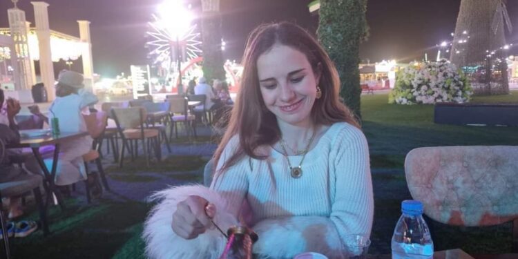 أنجو بحبك من جميع سهامي …