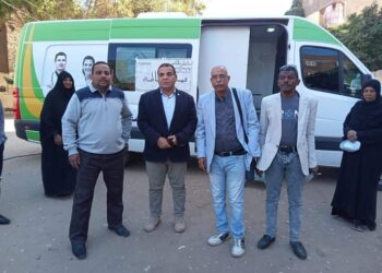 رئيس مدينة الزينية يتابع اعمال القافلة الطبية بقرية الصعايده والكشف على ٧١١ مواطن