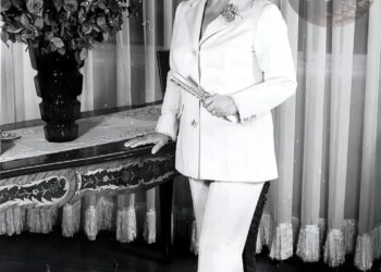 السِت أم كلثوم في أغنية «ظلمنا الحُب» قالت :