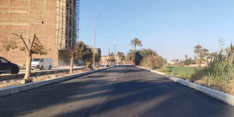 فى الأقصر .. رصف الطرق حفاظاً على الوجه الحضاري