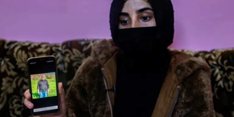 عراقية تنعى 7 من أفراد أسرتها: هربنا من الحرب لنموت في زلزال