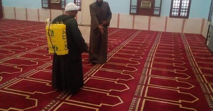 بدا فعاليات حملة التعقيم للمساجد باوقاف الاقصر بمناسبة قرب إستقبال شهر رمضان