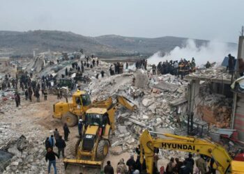 مسؤول في «الصحة العالمية» يحذر من مصير المباني في تركيا