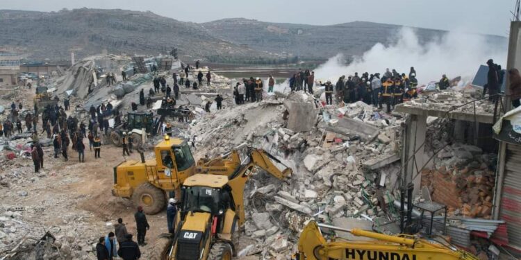 مسؤول في «الصحة العالمية» يحذر من مصير المباني في تركيا