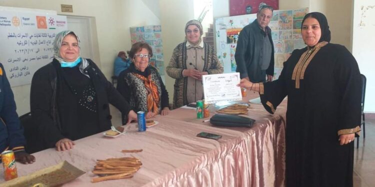 ختام ورش الحرف اليدوية للفتيات بالأسمرات