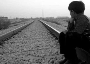 ليلُ المحطَّةِ باردٌ  …