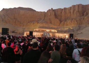 إنطلاق العرض الموسيقي العالمي لفريق Adriatique من معبد حتشبسوت بالأقصر