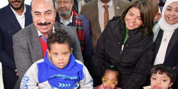 الكشف على 1000 مستحق من الأشخاص ذوي الإعاقة فى جميع التخصصات