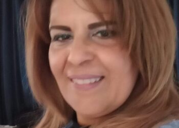 حفيفُ الشجر همسُها