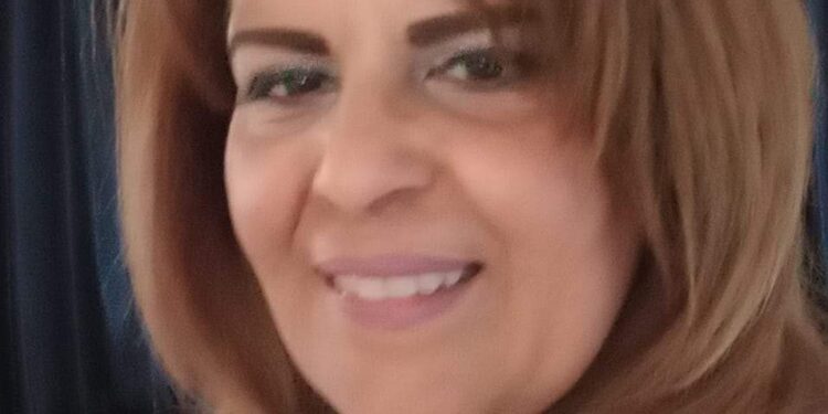 حفيفُ الشجر همسُها