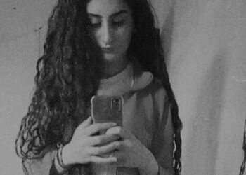 رنا دلا تكتب أتجاهل كل ما يحدث في الصباح