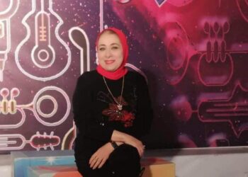 الأديبة منال امين تكتب … ملكة بلا ملك