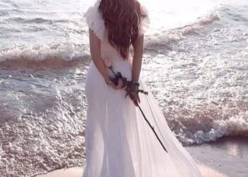 سأحمل  روحي على راحتي …