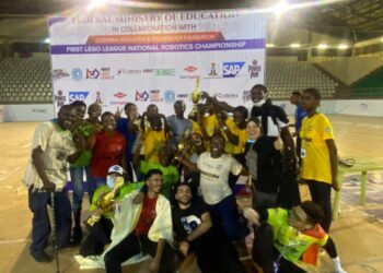 المنتخب الوطني للربوتات يحصد كاس السوبر في البطولة الأقليمية لصناعة الربوتات