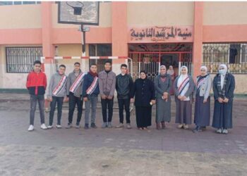 طلاب مدرسة منية المرشد الثانوية بمطوبس              يطلقون حملة لمناهضة التدخين والإدمان