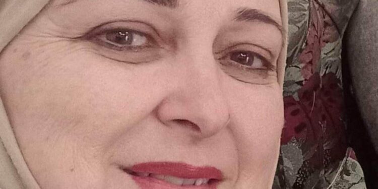 بـعـيـد عـنـي …