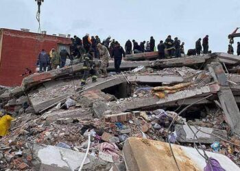 تركيا: مليونا دولار تحت أنقاض منزل دمره الزلزال