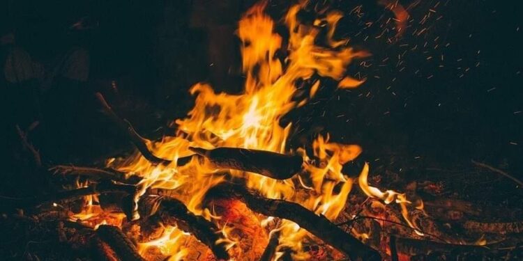 كَسَرْتُ جِرارَ أحلامي