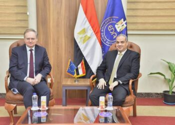 رئيس هيئة الدواء المصري ….يستقبل سفير الاتحاد الأوروبي لبحث التعاون المشترك