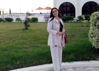 نسيت أن أسدل السّتائر …