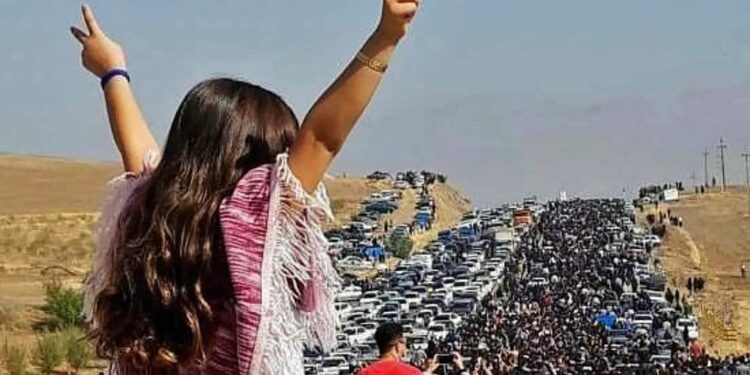 هتافات غاضبة في إيران: أوروبا إما مع الحرس الثوري أو معنا