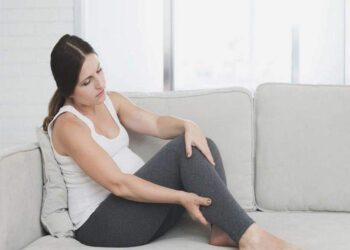 تعرف على أسباب وخز الساقين ليلا؟